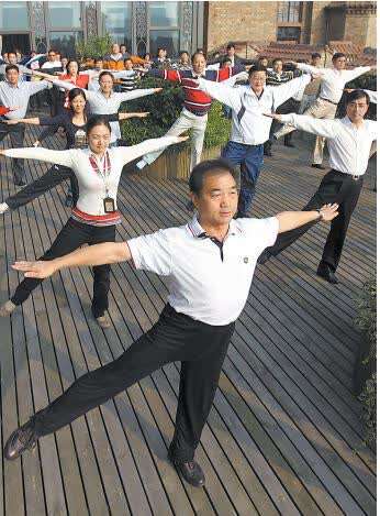 大学体操视频_大学生早操运动视频_大学生早间体操
